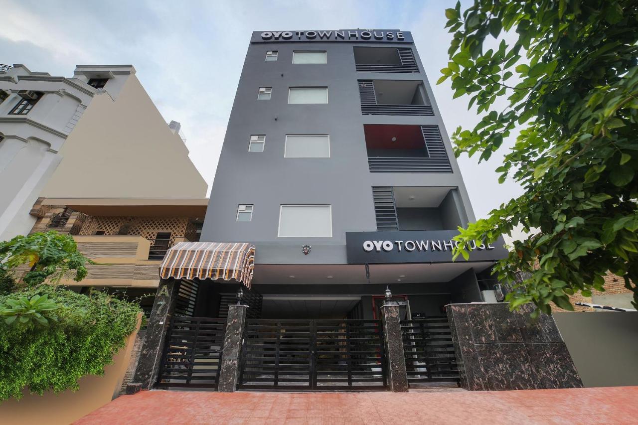 Oyo Townhouse 019 Anand Vihar Hotel Nueva Delhi Exterior foto
